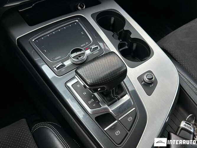 Audi Q7 44 interauto-car