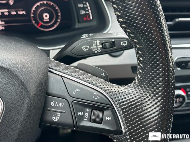 Audi Q7 40 interauto-car