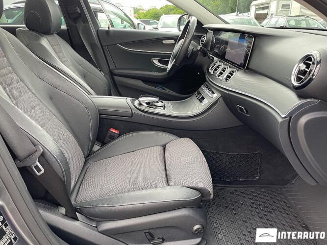 Mercedes E 300de 52 interauto-car