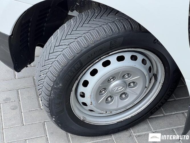 Hyundai H-1 38 interauto-car