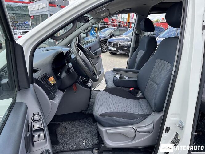 Hyundai H-1 30 interauto-car