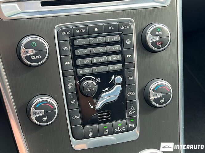 Volvo XC 60 43 interauto-car