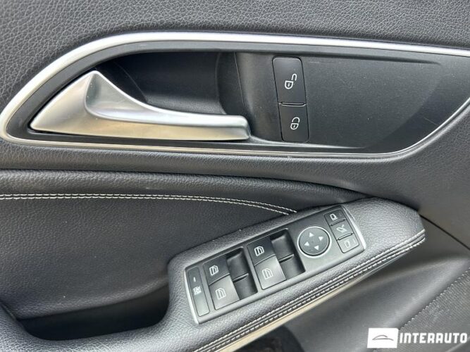 Mercedes CLA 180d 36 interauto-car