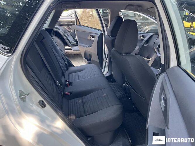 Toyota Auris 43 interauto-car