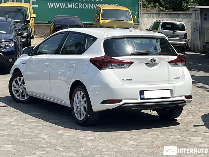 Toyota Auris 32 interauto-car
