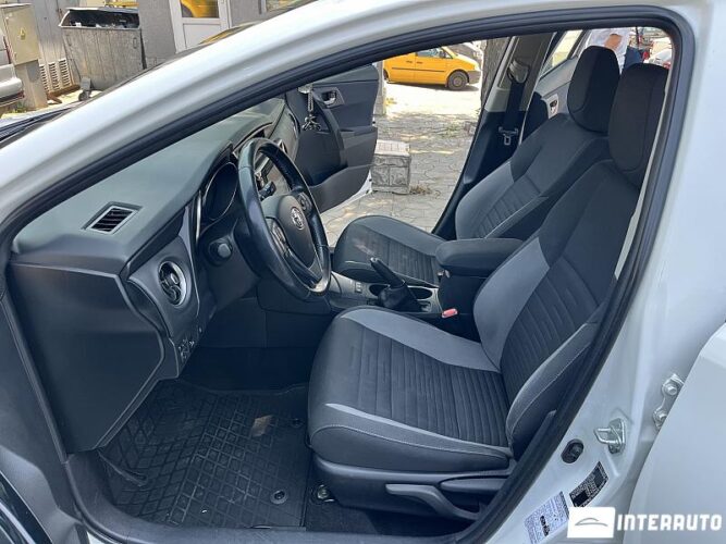 Toyota Auris 33 interauto-car