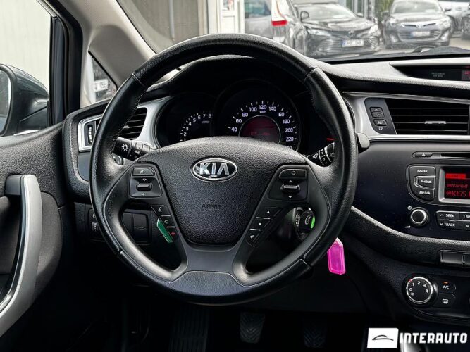 Kia Ceed 37 interauto-car