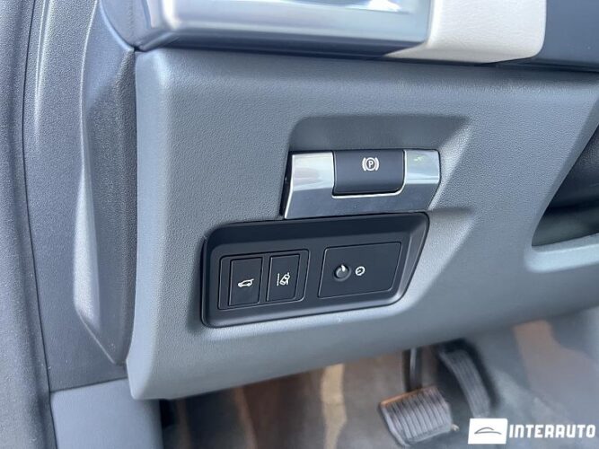 Jaguar E-Pace 44 interauto-car