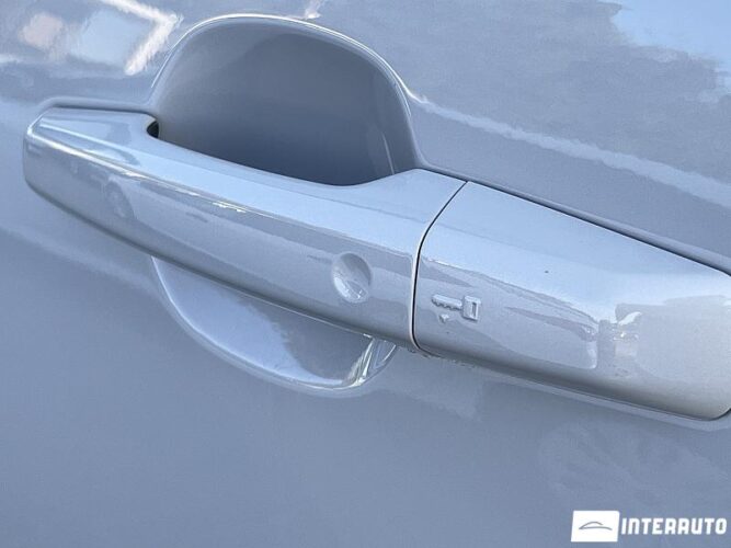 Jaguar E-Pace 40 interauto-car