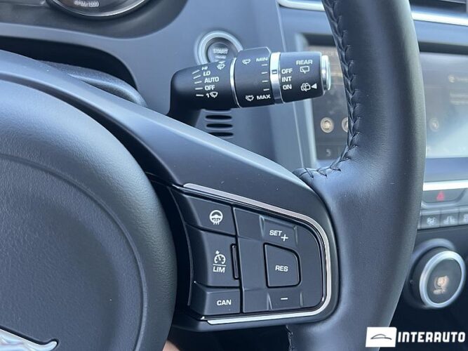 Jaguar E-Pace 47 interauto-car