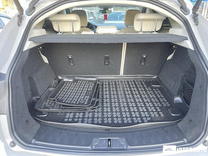 Jaguar E-Pace 56 interauto-car