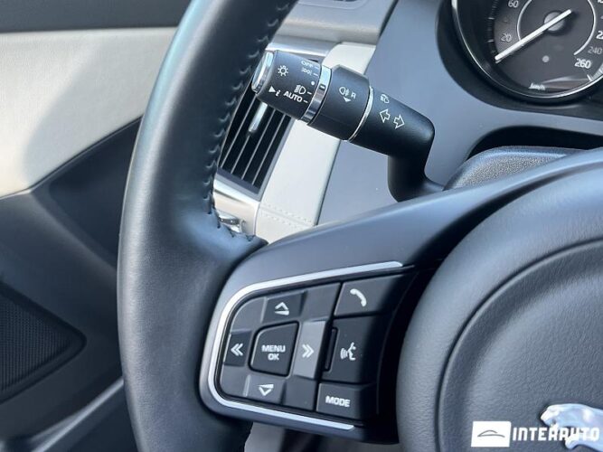 Jaguar E-Pace 46 interauto-car