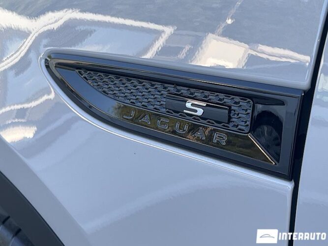 Jaguar E-Pace 39 interauto-car