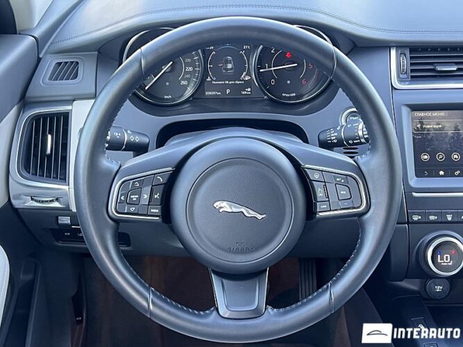Jaguar E-Pace 45 interauto-car