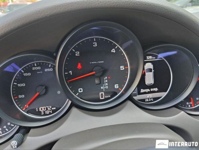 Porsche Cayenne 44 interauto-car