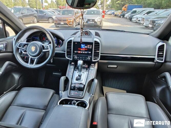 Porsche Cayenne 39 interauto-car