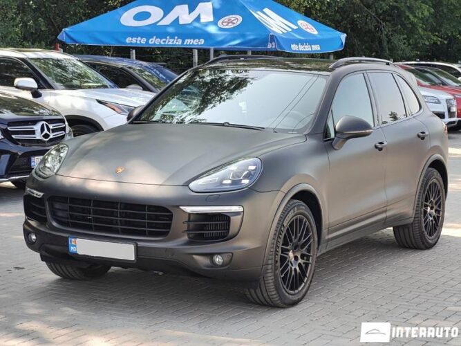 Porsche Cayenne 34 interauto-car