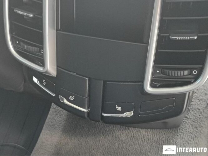 Porsche Cayenne 49 interauto-car