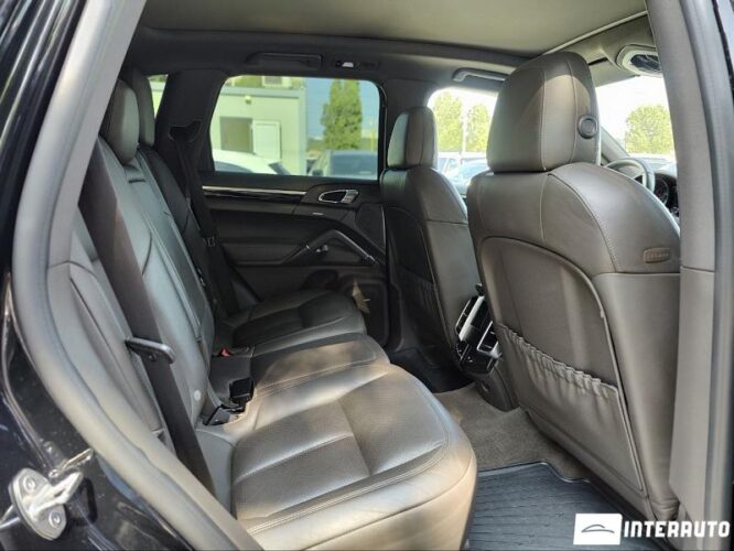Porsche Cayenne 42 interauto-car