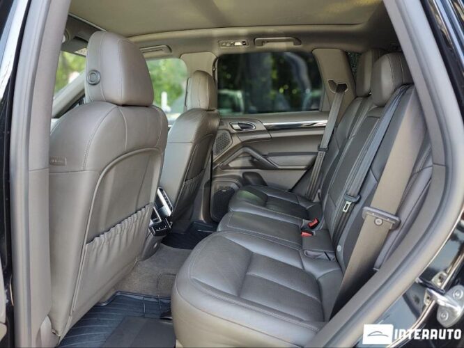 Porsche Cayenne 41 interauto-car