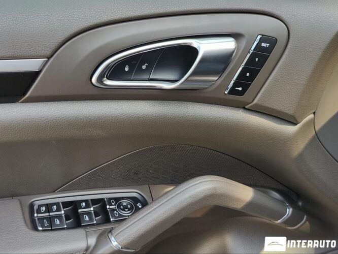Porsche Cayenne 51 interauto-car
