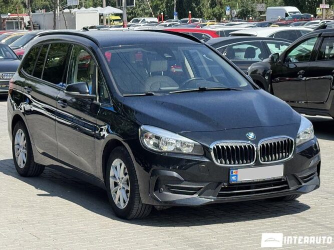 BMW 216d 33 interauto-car