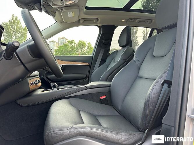 Volvo XC 90 42 interauto-car