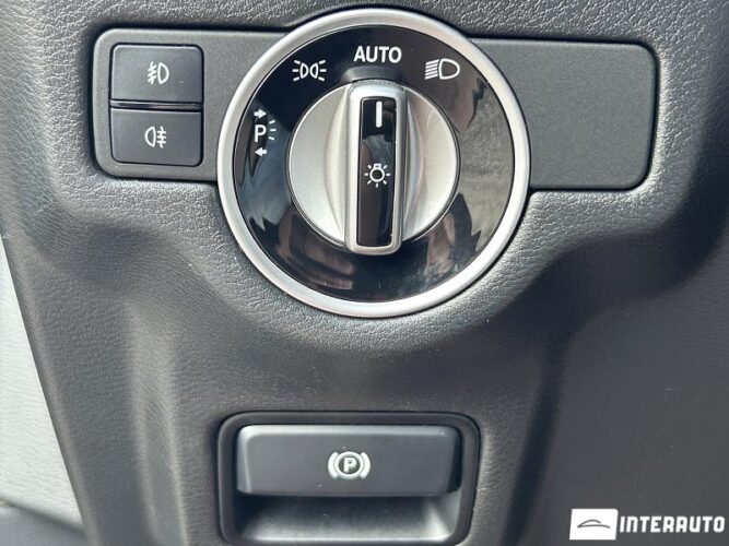 Infiniti Q30 40 interauto-car