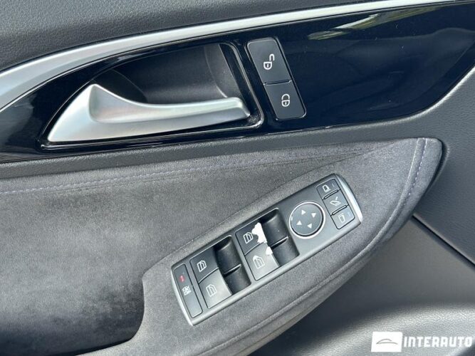 Infiniti Q30 36 interauto-car