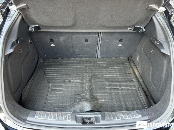 Infiniti Q30 49 interauto-car