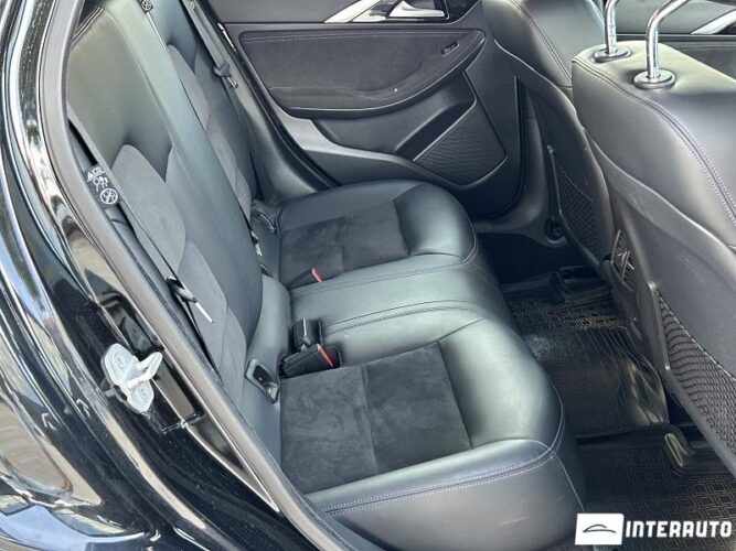 Infiniti Q30 48 interauto-car