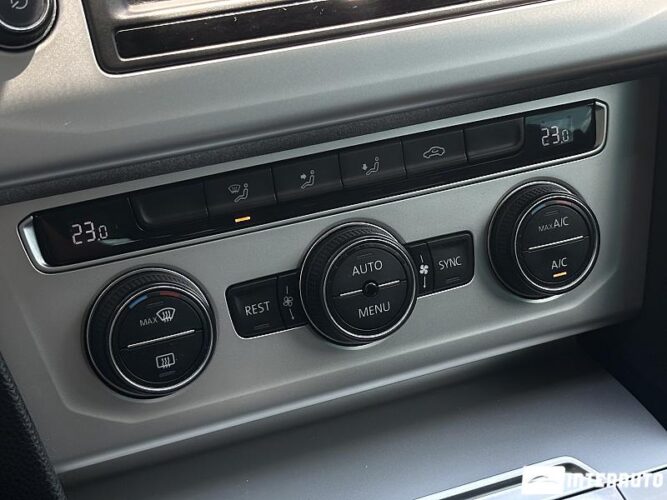 Volkswagen Passat 42 interauto-car