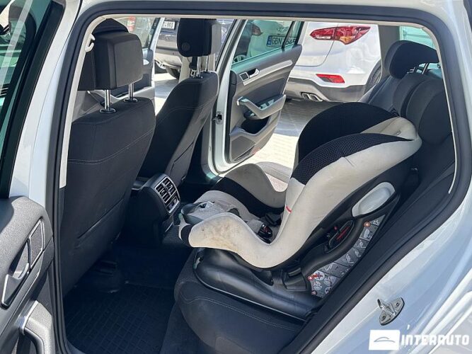 Volkswagen Passat 44 interauto-car