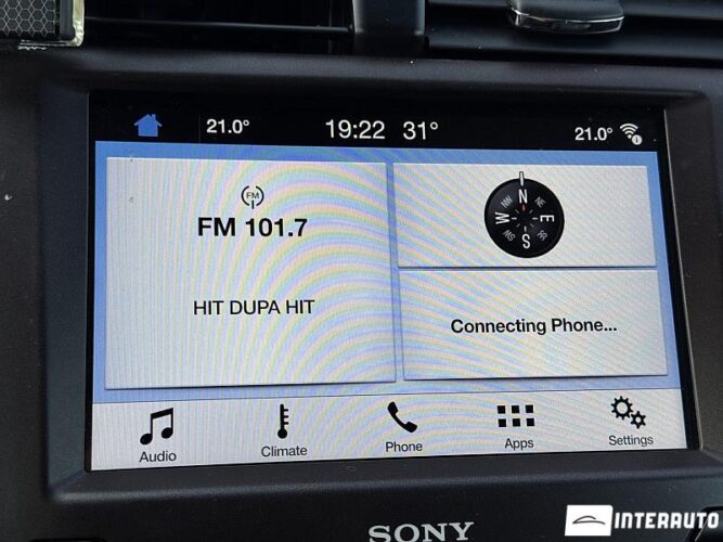 Ford Fusion 42 interauto-car