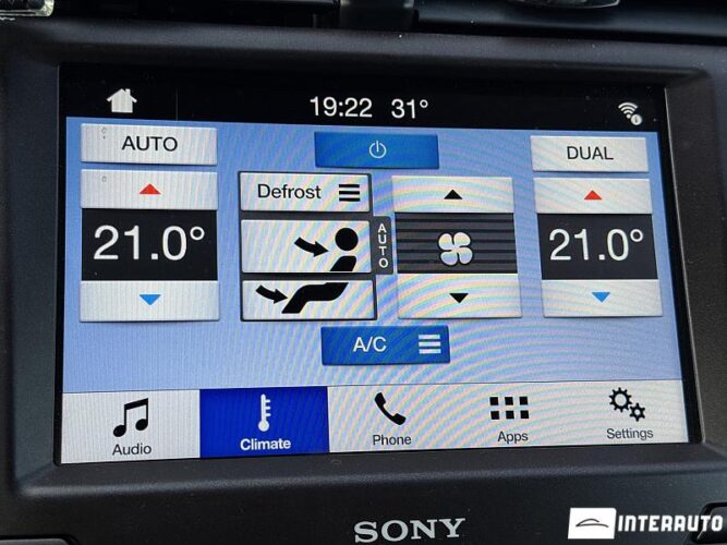 Ford Fusion 43 interauto-car