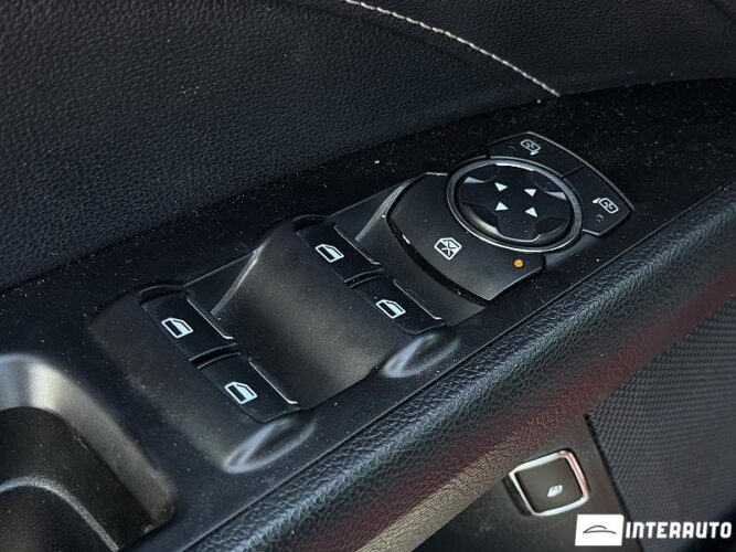 Ford Fusion 54 interauto-car