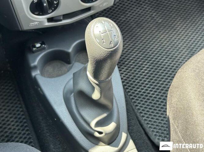 Dacia Logan MCV 30 interauto-car