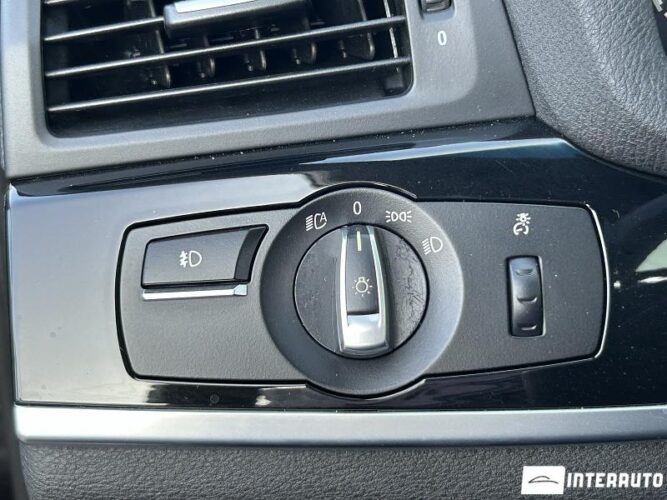 BMW X4 2.8i 40 interauto-car