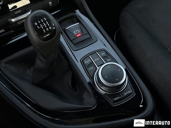 BMW 218i 41 interauto-car