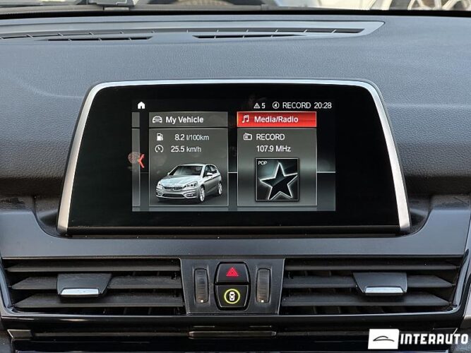 BMW 218i 38 interauto-car