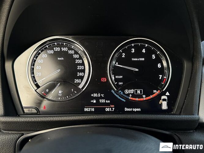 BMW 218i 37 interauto-car