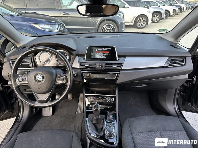 BMW 218i 35 interauto-car