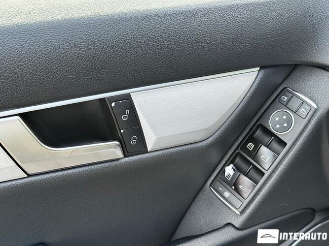 Mercedes C 250 48 interauto-car