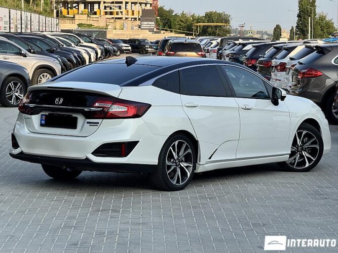 Honda Clarity 34 interauto-car