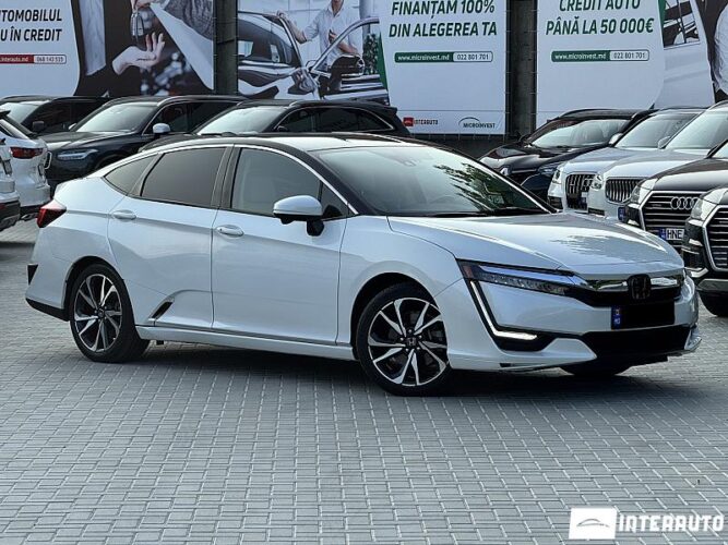 Honda Clarity 32 interauto-car