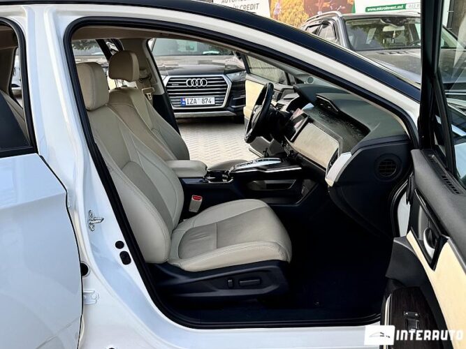 Honda Clarity 45 interauto-car