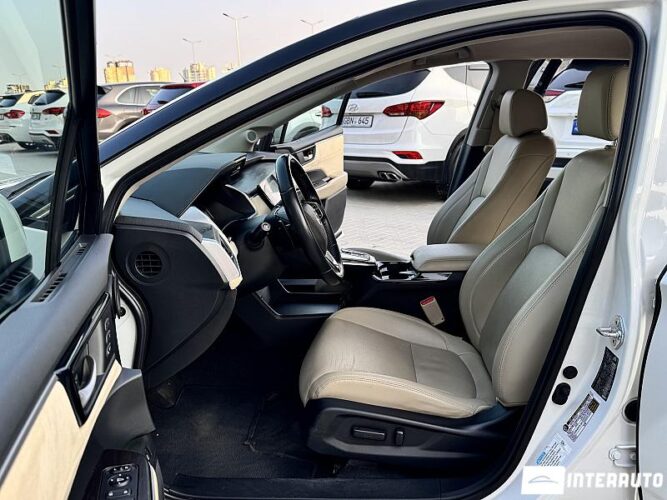 Honda Clarity 36 interauto-car