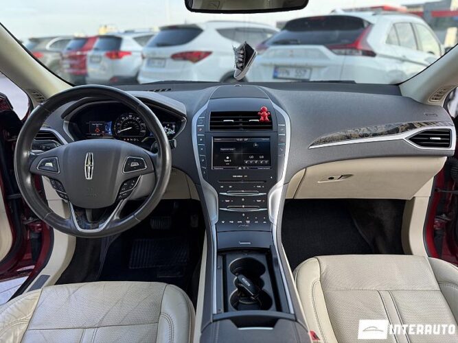 Lincoln MKZ 39 interauto-car