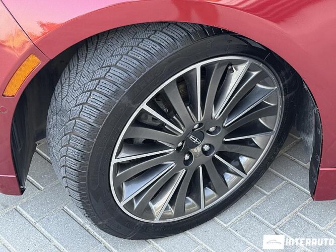 Lincoln MKZ 49 interauto-car