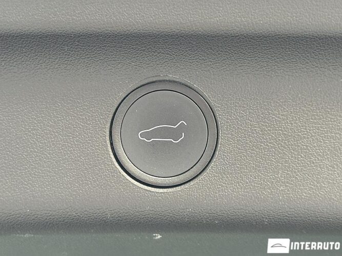 Tesla Model Y 55 interauto-car